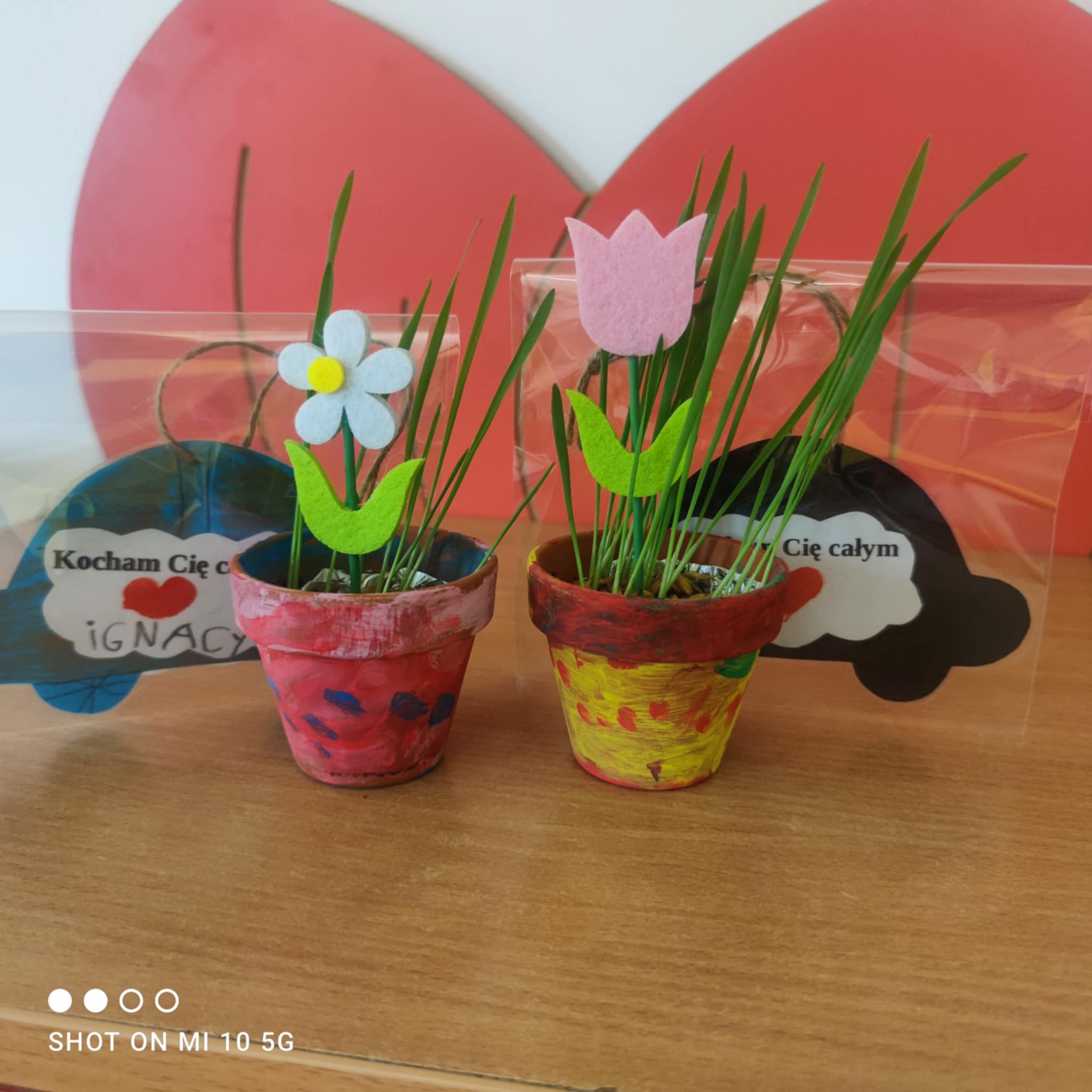 Spotkanie Plastusiów ze sztuką: Malowanie ceramiki