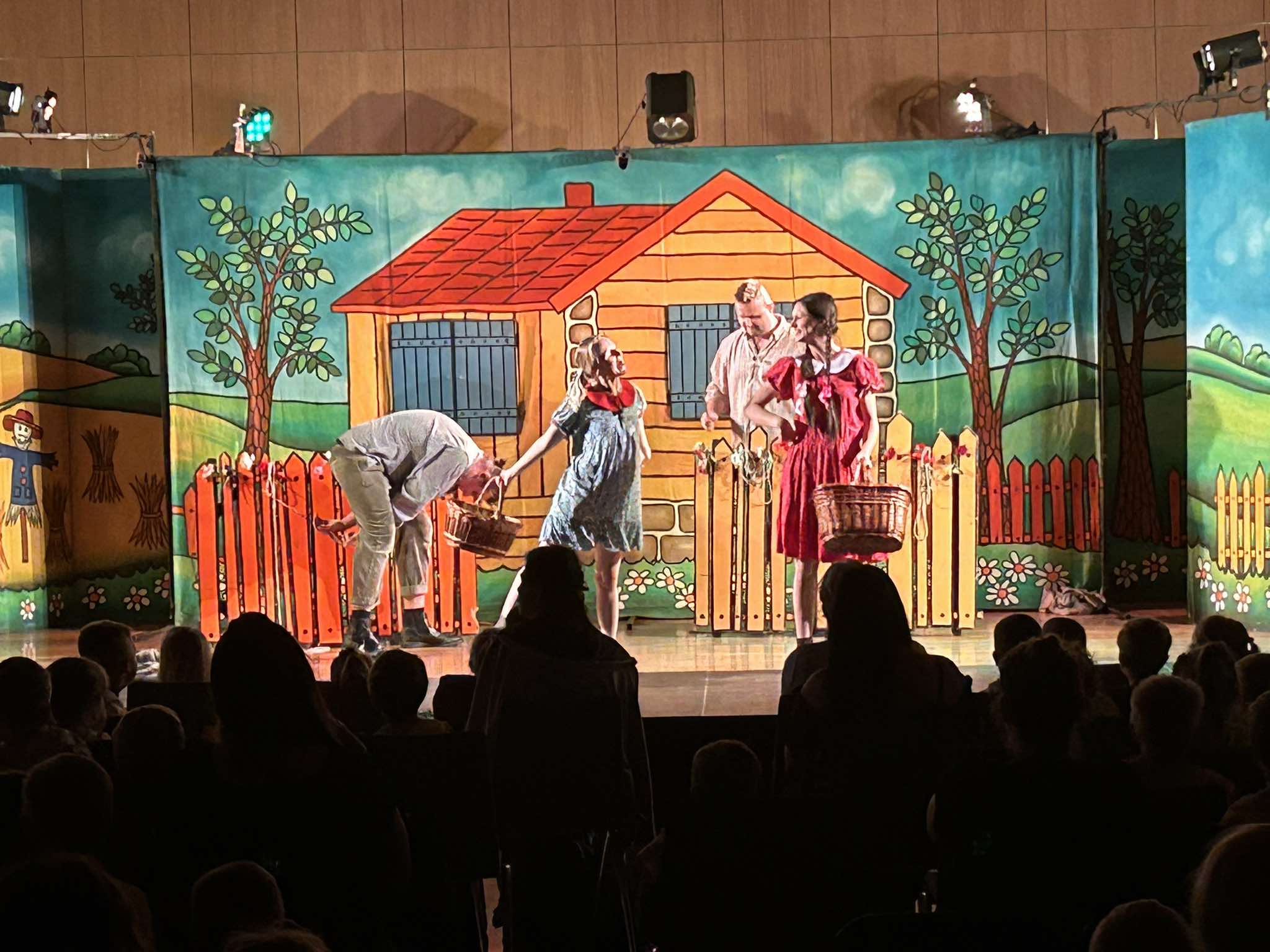 Przyjaciele z Bullerbyn – przedstawienie w GOK