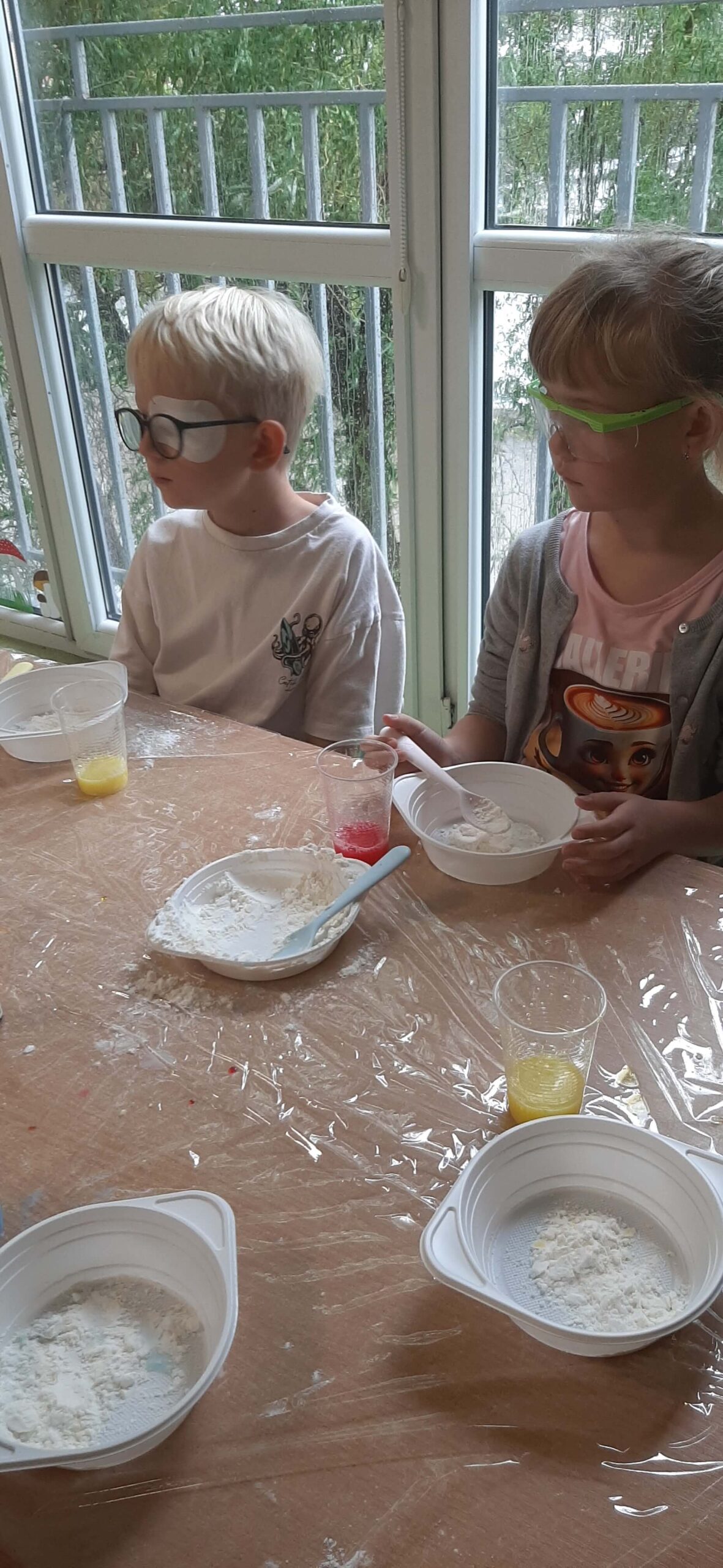 Wiatrak Edukacyjny; warsztaty u Sportowców- ciastolina