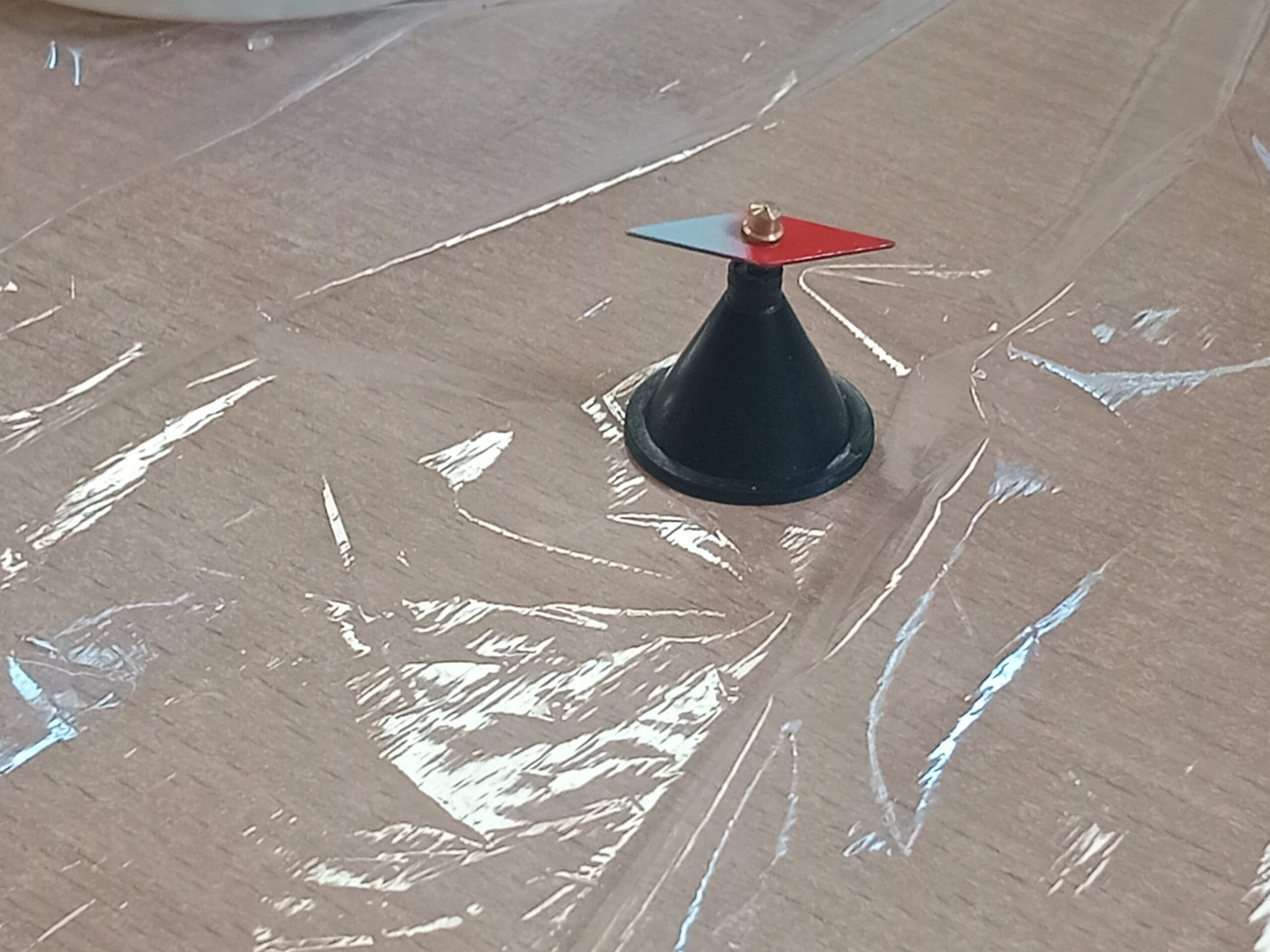 Plastusie- poznają jak działa magnes