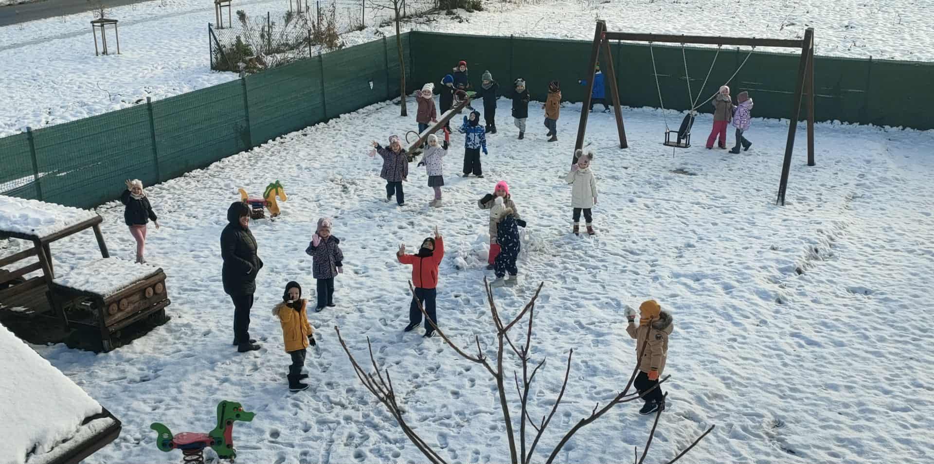 Odkrywcy zabawy na śniegu