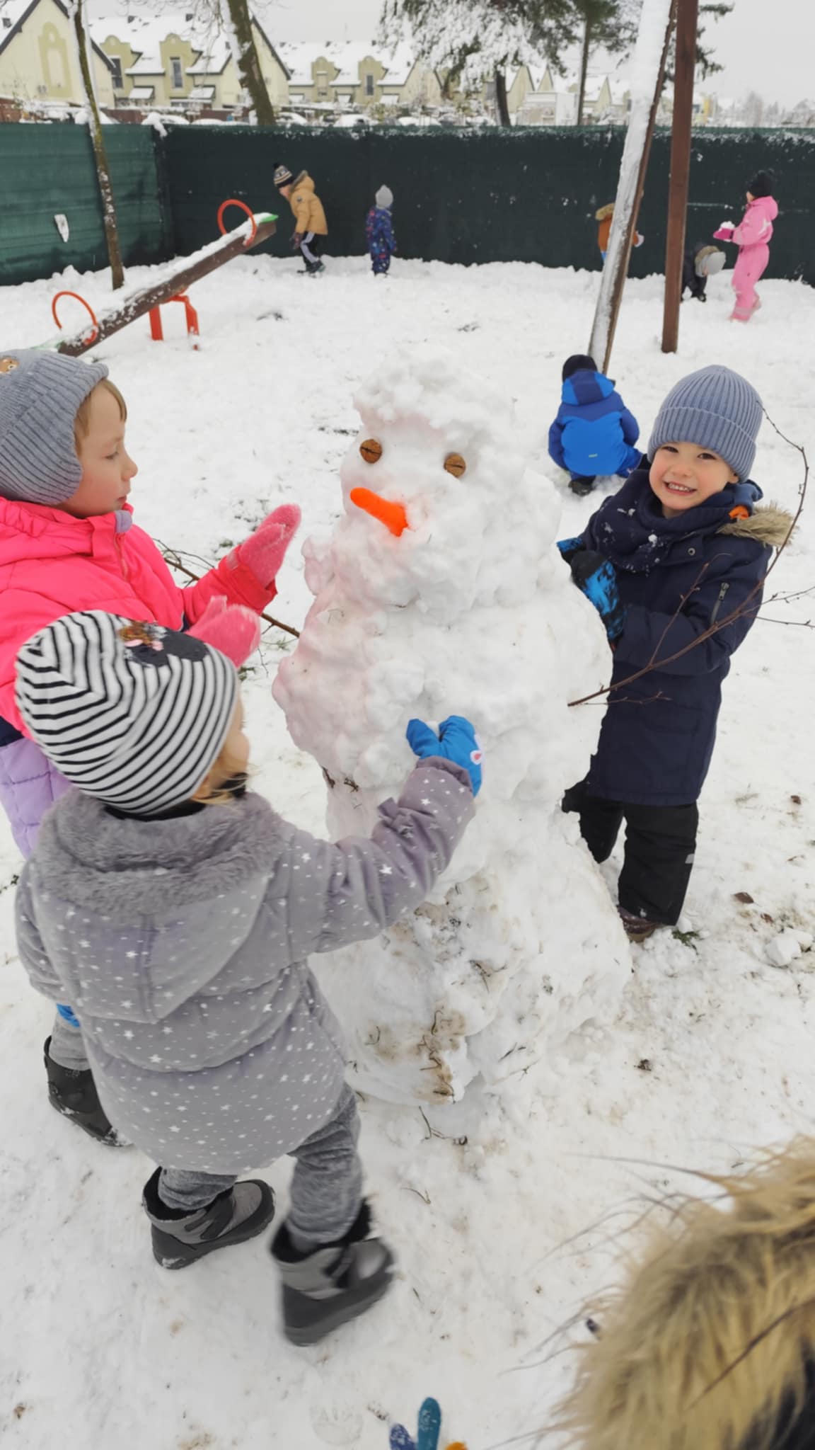 Poszukiwaczy zabawy na śniegu